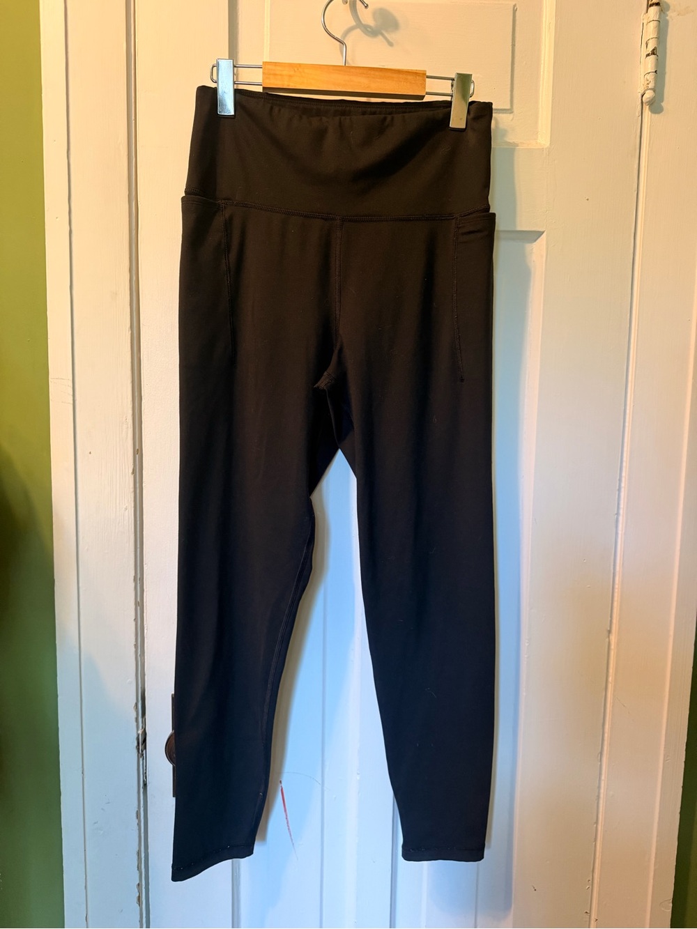 American Eagle Black High-Waist Active Leggings size Large